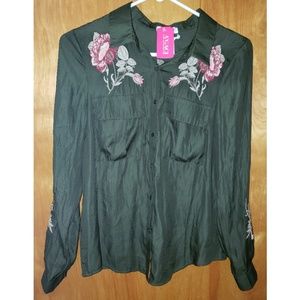🌼 A'gaci Green & Embroidered Blouse 🌼 NWT - S